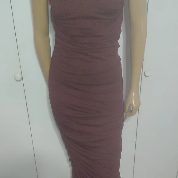 ♻️👗 Burgundy Ruched Dress - Picture 5 of 15